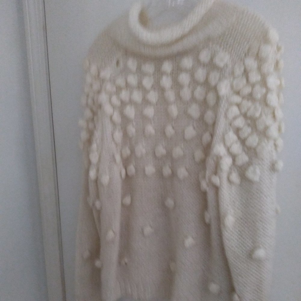 Off White Pop-Corn Stitch Hand Knit Sweater